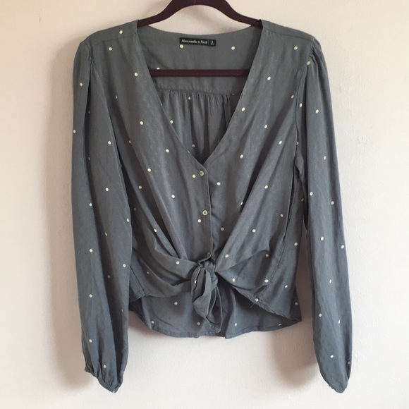 Abercrombie & Fitch Tops - NWOT long sleeve crop